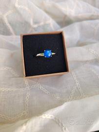 Anello regolabile in argento placcato con cianite 