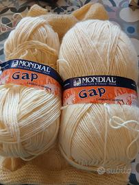 2 gomitoli Mondial Gap giallo