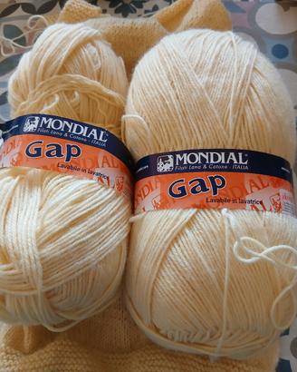 2 gomitoli Mondial Gap giallo