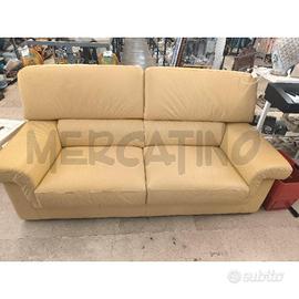 DIVANO DUE POSTI COMODI GIALLO OCRA CHIARO IN PELL