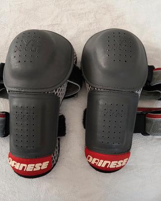 Protezioni ginocchiere Dainese