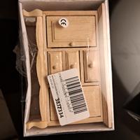 mobile in miniatura in legno 