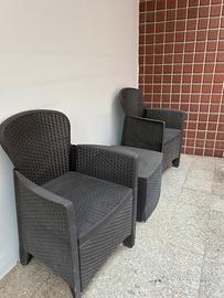 Sedie e tavolini in plastica