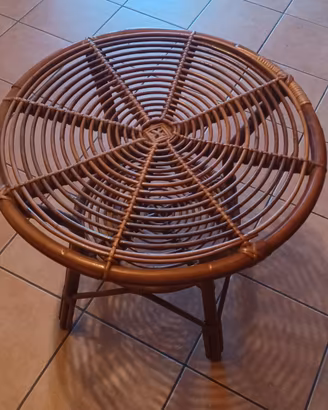 tavolino in rattan, bambù e midollino 