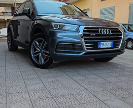 Audi Q5 s tronic QUATTRO