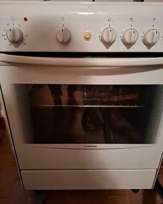 Stufa a gas con forno elettrico