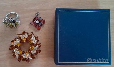 Set bigiotteria vintage elegante da collezione 