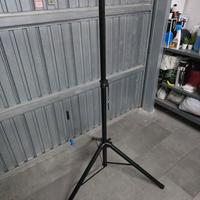 Supporto altoparlante universale