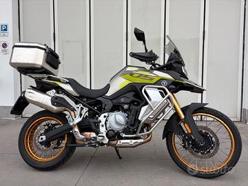 Voge Valico 900DSX con Baule Shad TR55 - 2025