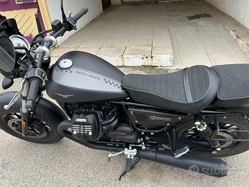 Moto Guzzi V9 - 2021
