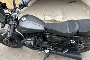 Moto Guzzi V9 - 2021