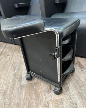 Carrello portaoggetti per manicure