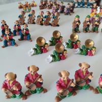 stock 57 statuine clown suonatori