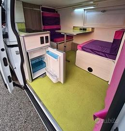 Camper van camperizzato con bagno e doccia