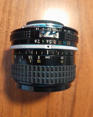 Obiettivo Nikon AI 24 mm 2.8