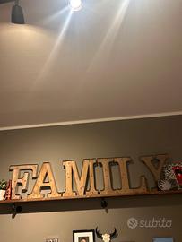Scritta in ferro e legno