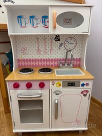 Cucina giocattolo