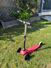 monopattino a 3 ruote