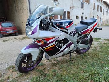 Yamaha fzr 600