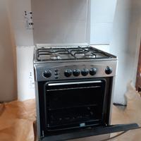 cucina con forno a gas