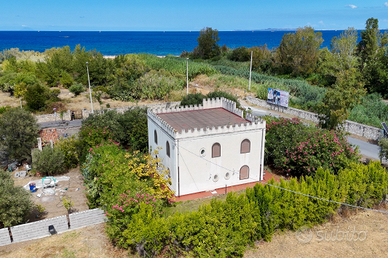 Villa Indipendente con Giardino