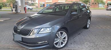 Skoda Octavia 2.0 TDI SW 150cv DSG STYLE FULL OPT