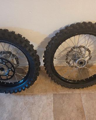 ruote crf450 2025 gommate nuove