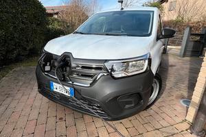Renault Kangoo Lunghezza 4,910 m Larg.1,859 portat
