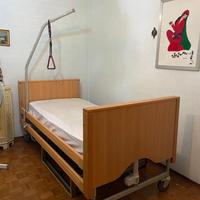 Letto elettrico ortopedico per disabilità
