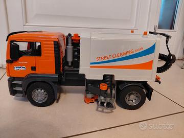 Bruder - camion pulizia stradale
