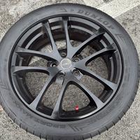 Cerchi neri con ruote 235 17 disponibili tutti e 4
