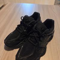 NEW BALANCE 9060 taglia 42  NUOVE SENZA CARTELLINO