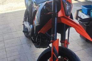 KTM 690 Supermoto - 2022
