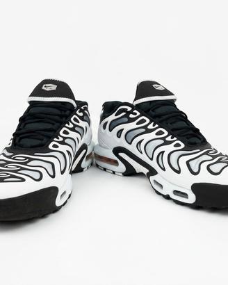 Nike Air Max Plus Drift "Black & White Metallic"