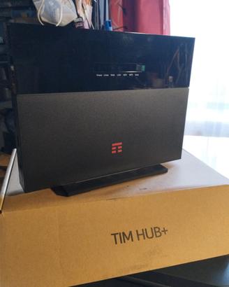 TIM HUB+