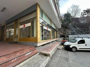 NEGOZIO A IVREA