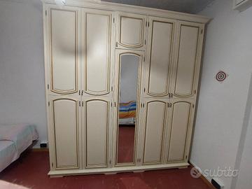 Armadio con specchio