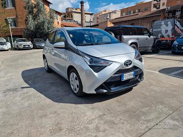 Toyota Aygo 5 Porte Aygo 5p 1.0 x-play 72cv km 210