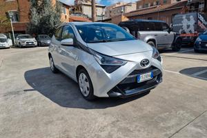 Toyota Aygo 5 Porte Aygo 5p 1.0 x-play 72cv km 210