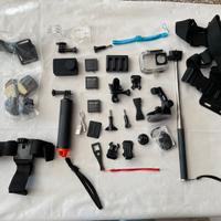 action cam Xiaomi YI 4K + kit accessori completo