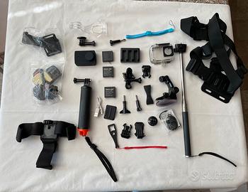 action cam Xiaomi YI 4K + kit accessori completo