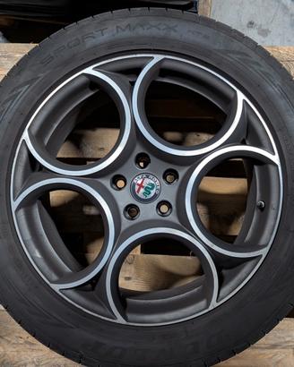 Cerchi e gomme   Stelvio R 19 