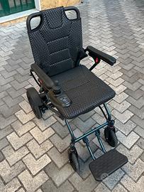 Sedia a rotelle elettrica pieghevole leggera