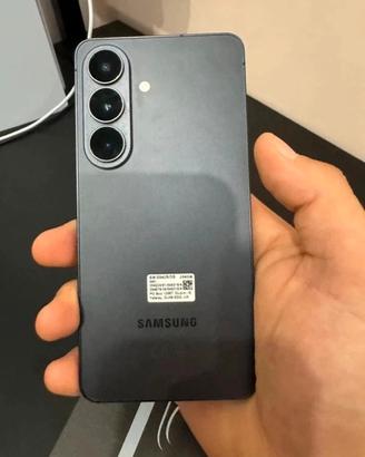 SAMSUNG GALAXY S26