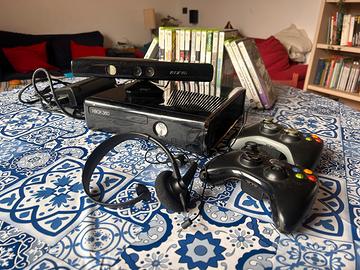 X box 360 perfetta con 2 joypad Kinect e 17 giochi