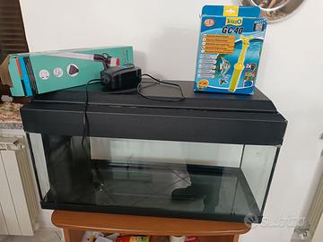 Acquario con accessori