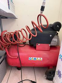 Compressore con avvolgitubo