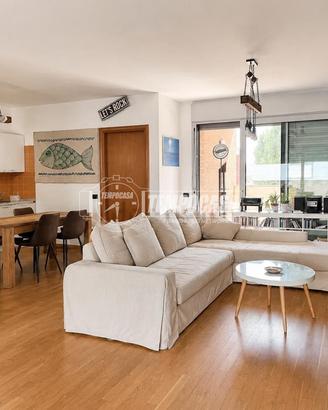 ESCLUSIVO ATTICO CON TERRAZZO E BOX, RECENTE COSTR