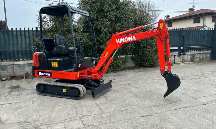 E222 Mini escavatore allargabile 17 q HINOWA