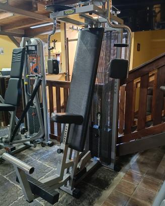 pectoral machine technogym